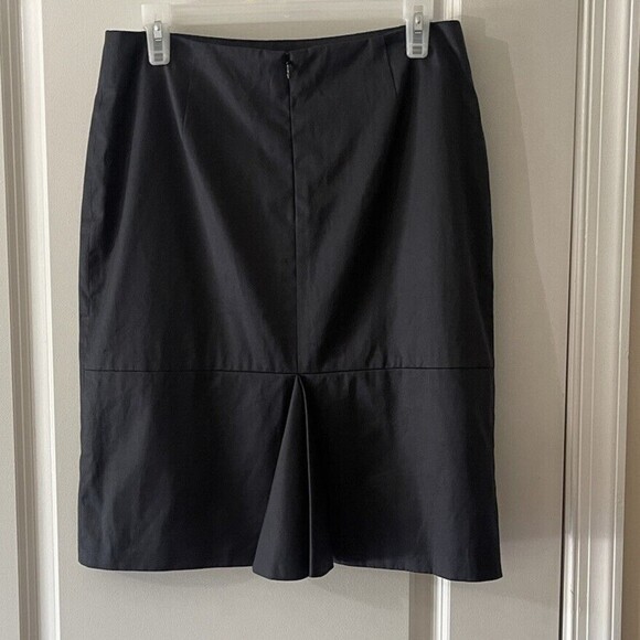 Akris Punto Women’s Size 8 Black A Line Skirt Straight Skirt With Rear Pleat - Picture 2 of 11